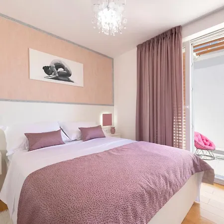 Sunny Bo With A Heated Pool And Rooftop Jacuzzi Villa