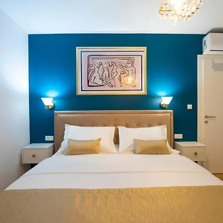 Villa Sunny Bo With A Heated Pool And Rooftop Jacuzzi Kastela