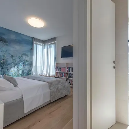 Sunny Bo With A Heated Pool And Rooftop Jacuzzi Villa Kastela