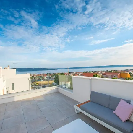 Sunny Bo With A Heated Pool And Rooftop Jacuzzi Villa