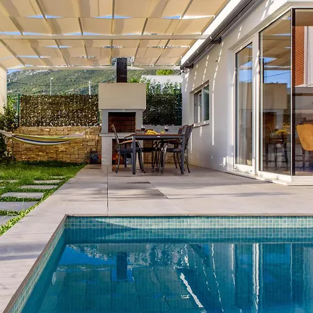 Sunny Bo With A Heated Pool And Rooftop Jacuzzi