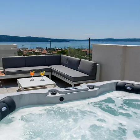 Sunny Bo With A Heated Pool And Rooftop Jacuzzi *