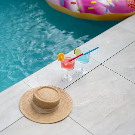 Sunny Bo With A Heated Pool And Rooftop Jacuzzi Kastela