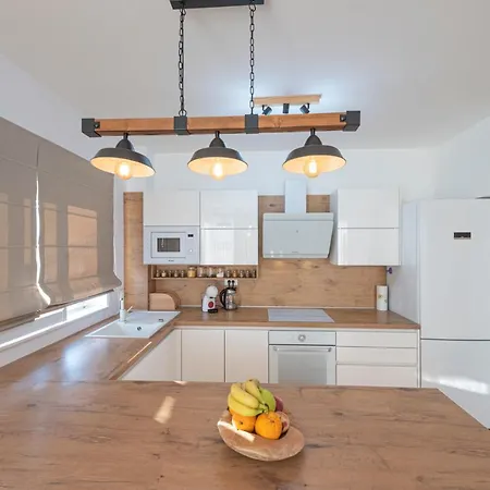 Sunny Bo With A Heated Pool And Rooftop Jacuzzi Villa