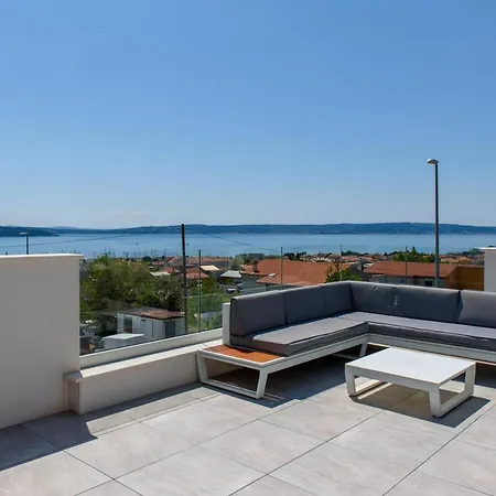 Sunny Bo With A Heated Pool And Rooftop Jacuzzi * Kaštela