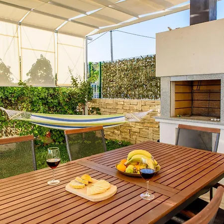 Villa Sunny Bo With A Heated Pool And Rooftop Jacuzzi *
